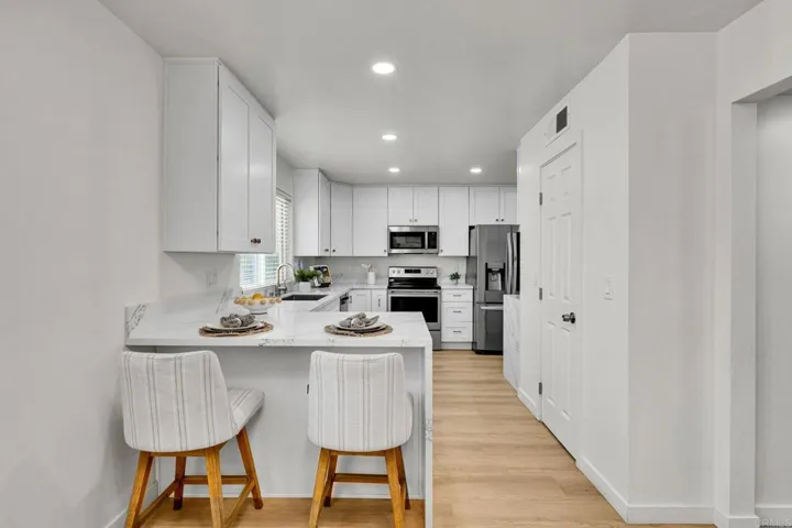 9130 Shadow Hill Road, Santee, California 92071