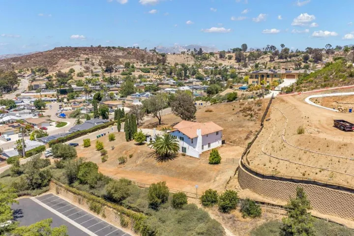 9130 Shadow Hill Road, Santee, California 92071