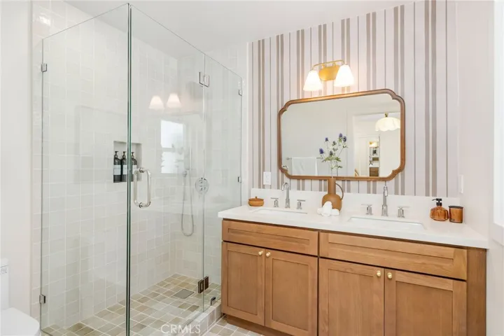 Ensuite to downstairs bedroom