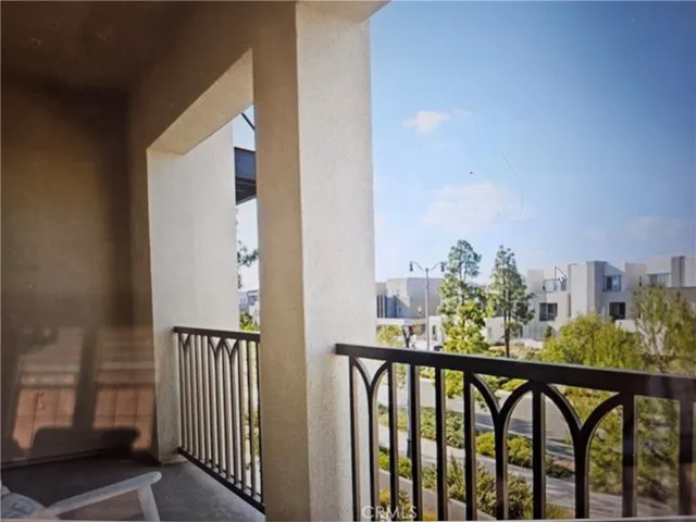 183 Follyhatch, Irvine, California 92618