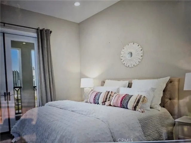 183 Follyhatch, Irvine, California 92618