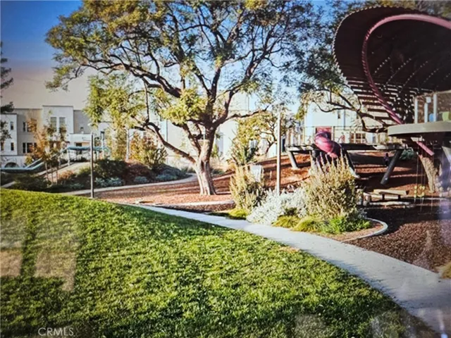 183 Follyhatch, Irvine, California 92618