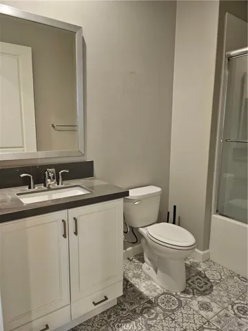 183 Follyhatch, Irvine, California 92618