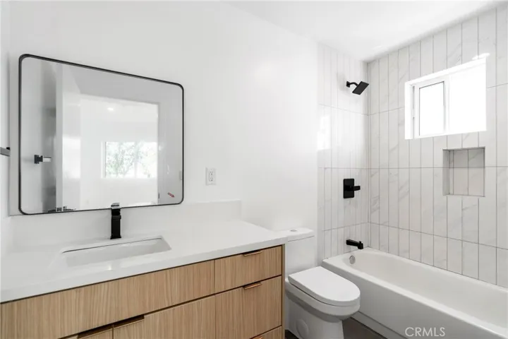 2515 Alsace Avenue, Los Angeles, California 90016