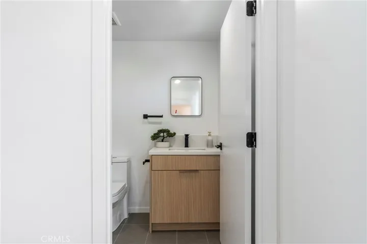 2515 Alsace Avenue, Los Angeles, California 90016
