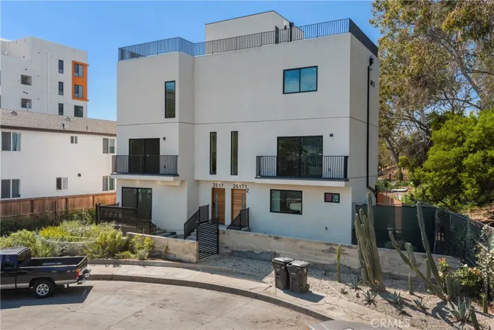 2515 Alsace Avenue, Los Angeles, California 90016