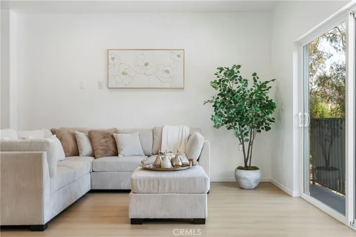 2515 Alsace Avenue, Los Angeles, California 90016
