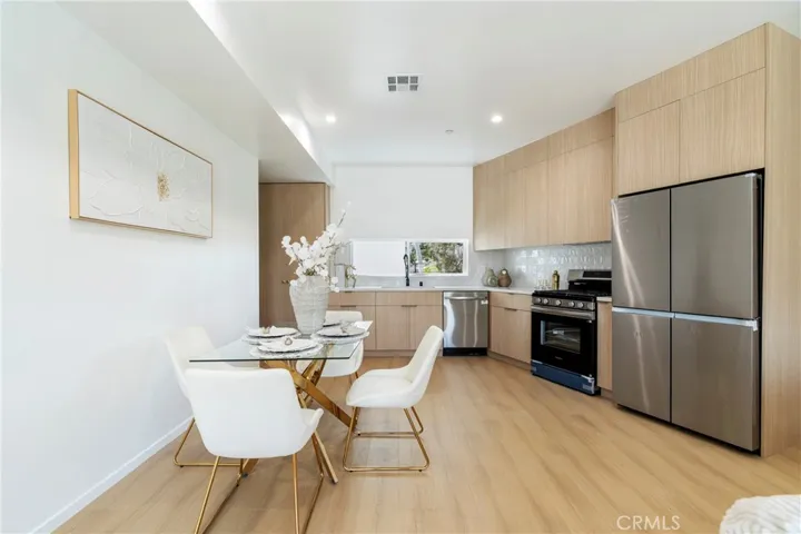 2515 Alsace Avenue, Los Angeles, California 90016