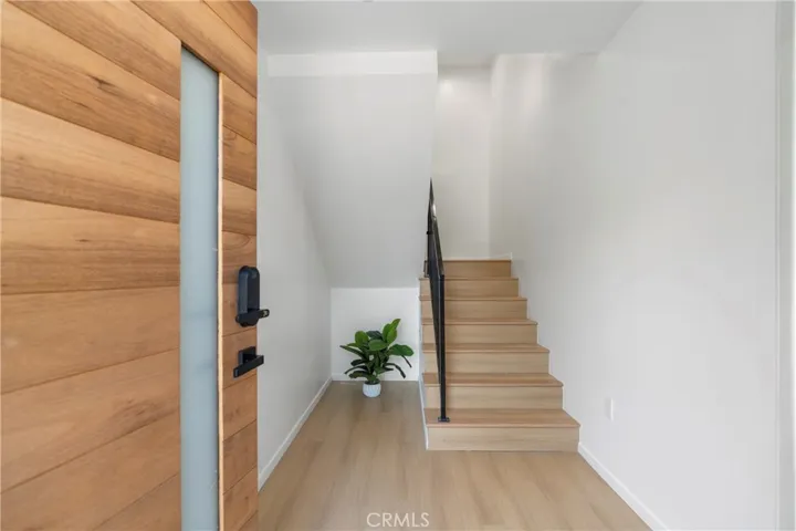 2515 Alsace Avenue, Los Angeles, California 90016