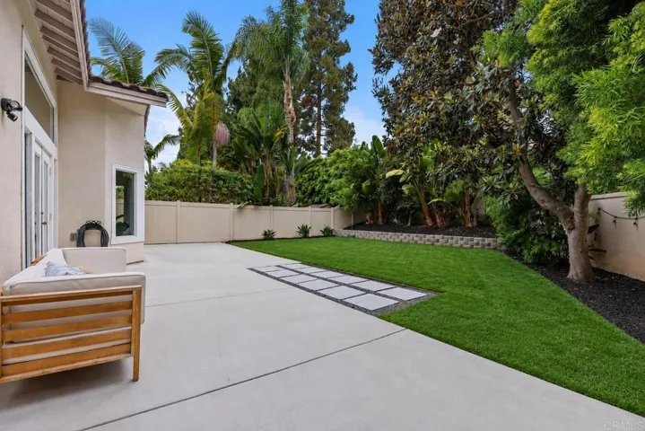 1702 Blackbird Circle, Carlsbad, California 92011