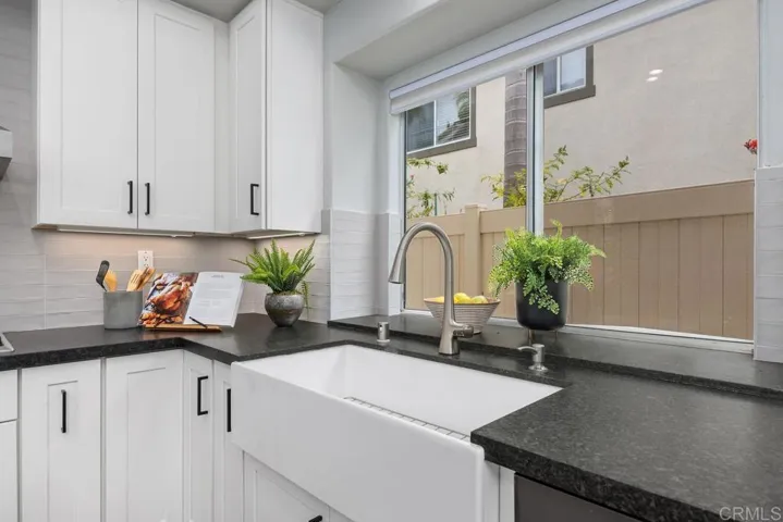 1702 Blackbird Circle, Carlsbad, California 92011