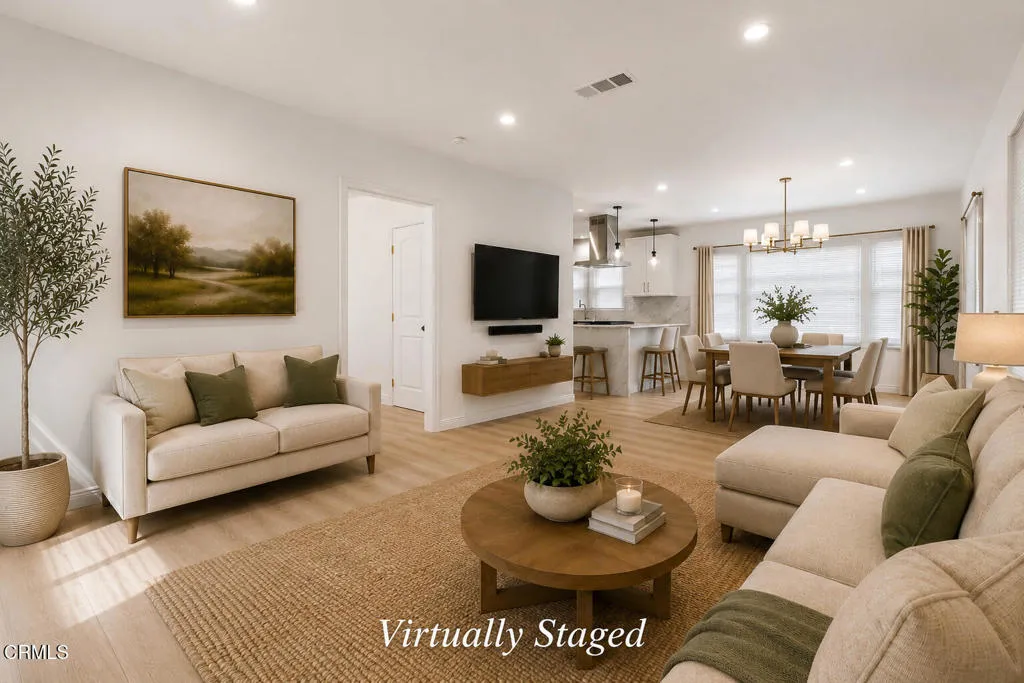 20-Living & Dining Rooms