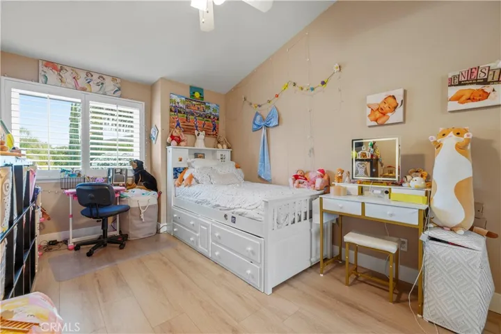28948 Shadow Valley, Saugus, California 91390