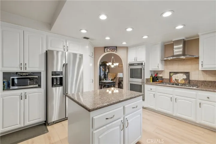 28948 Shadow Valley, Saugus, California 91390