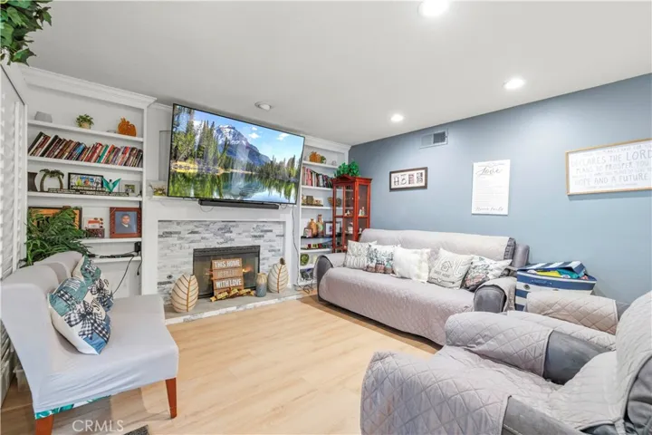28948 Shadow Valley, Saugus, California 91390