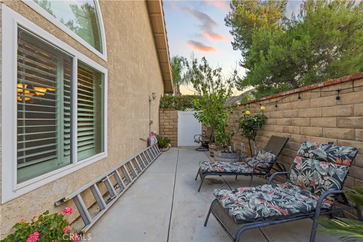 28948 Shadow Valley, Saugus, California 91390