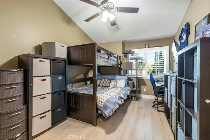 28948 Shadow Valley, Saugus, California 91390