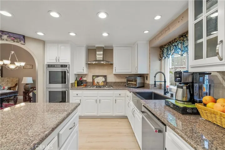 28948 Shadow Valley, Saugus, California 91390