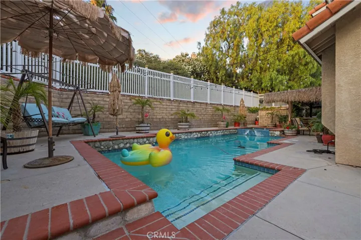 28948 Shadow Valley, Saugus, California 91390