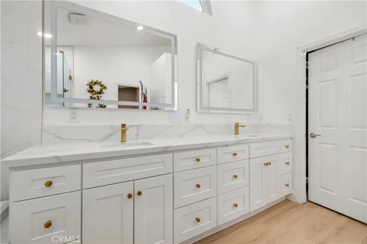 28948 Shadow Valley, Saugus, California 91390