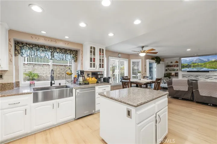 28948 Shadow Valley, Saugus, California 91390