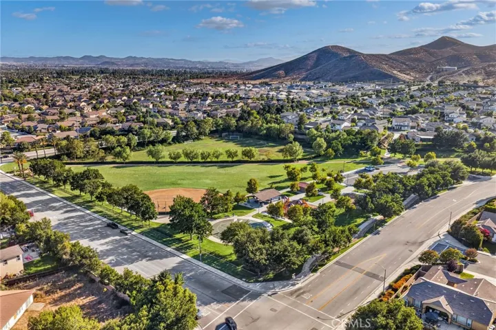 28344 Fox Ridge, Menifee, California 92585