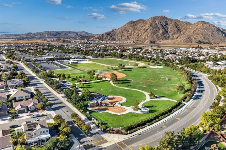 28344 Fox Ridge, Menifee, California 92585