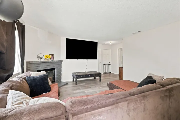 8924 N Loop, California City, California 93505