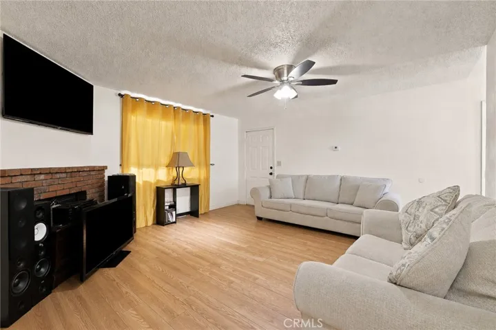 8924 N Loop, California City, California 93505