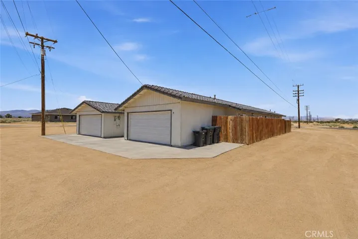 8924 N Loop, California City, California 93505