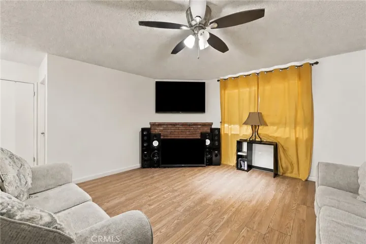 8924 N Loop, California City, California 93505