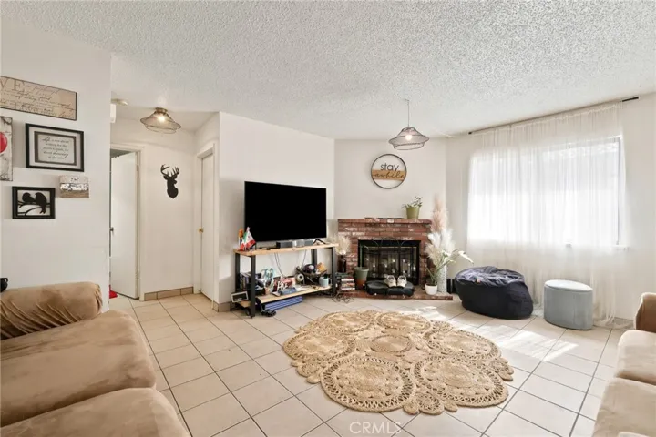 8924 N Loop, California City, California 93505