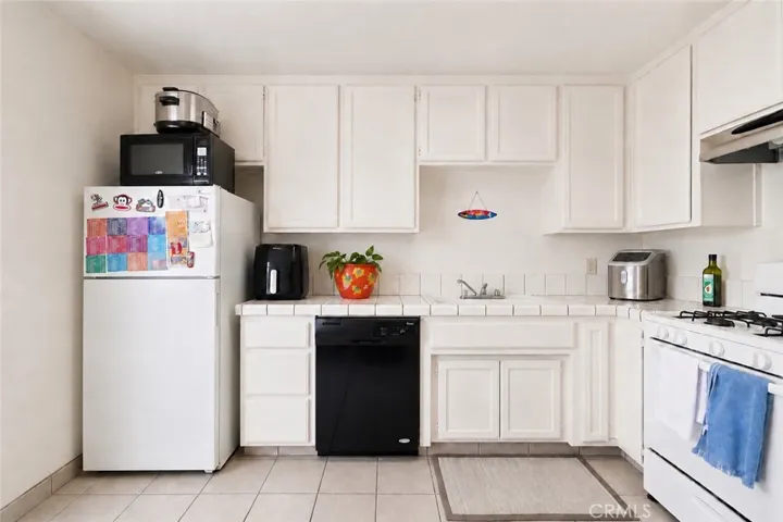 8924 N Loop, California City, California 93505