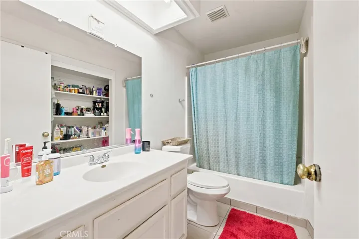8924 N Loop, California City, California 93505