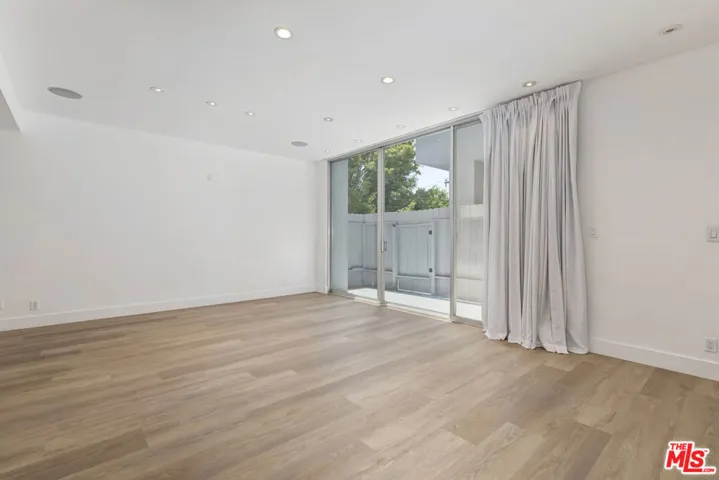 1100 Alta Loma, West Hollywood, California 90069