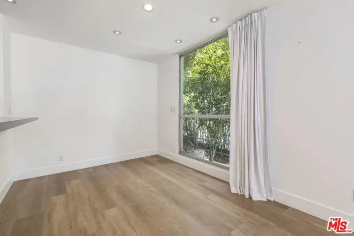 1100 Alta Loma, West Hollywood, California 90069
