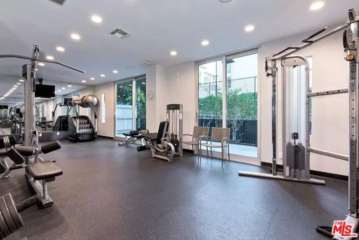 1100 Alta Loma, West Hollywood, California 90069