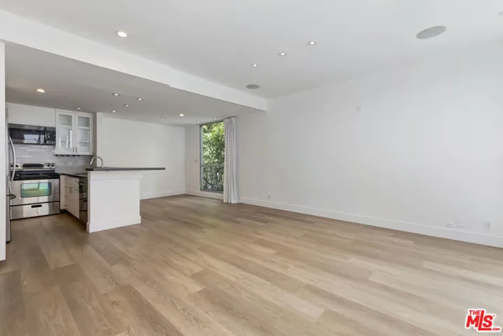 1100 Alta Loma, West Hollywood, California 90069