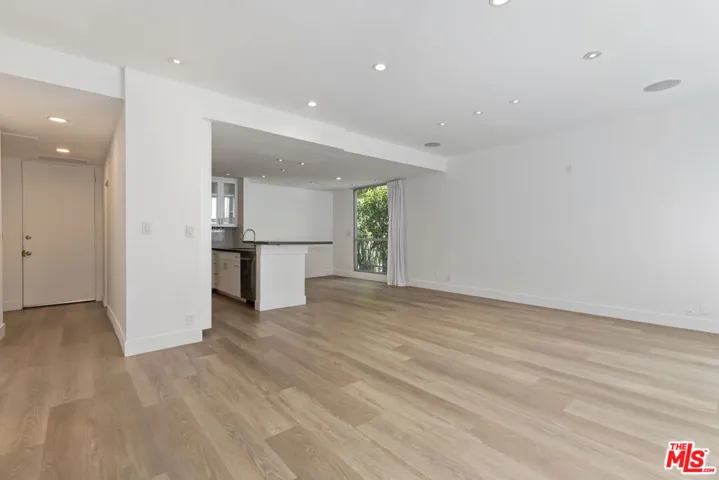 1100 Alta Loma, West Hollywood, California 90069