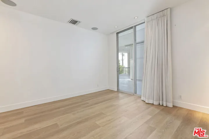 1100 Alta Loma, West Hollywood, California 90069