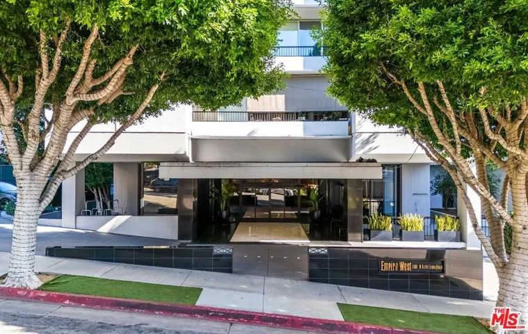 1100 Alta Loma, West Hollywood, California 90069