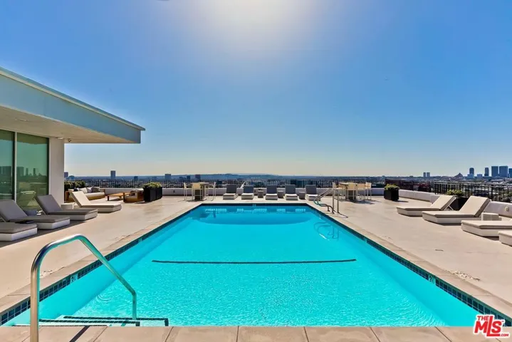 1100 Alta Loma, West Hollywood, California 90069