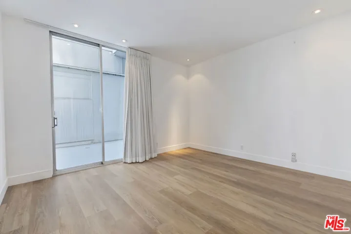 1100 Alta Loma, West Hollywood, California 90069