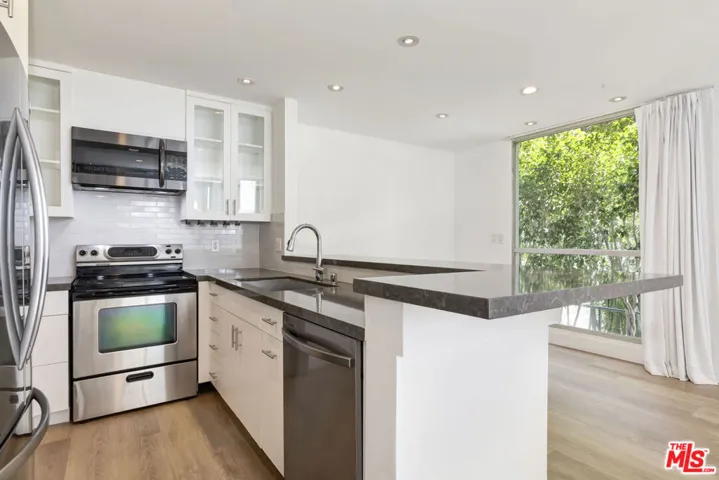 1100 Alta Loma, West Hollywood, California 90069
