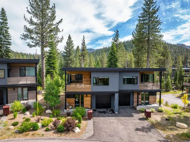 300 Palisades Circle, Alpine Meadows, California 96146