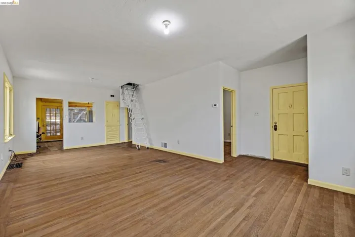 Living room_Dining Area