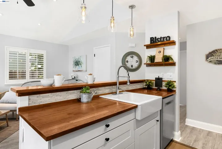 49 Okelley Way, Santa Rosa, California 95403