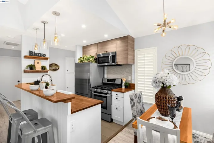 49 Okelley Way, Santa Rosa, California 95403