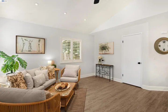 49 Okelley Way, Santa Rosa, California 95403