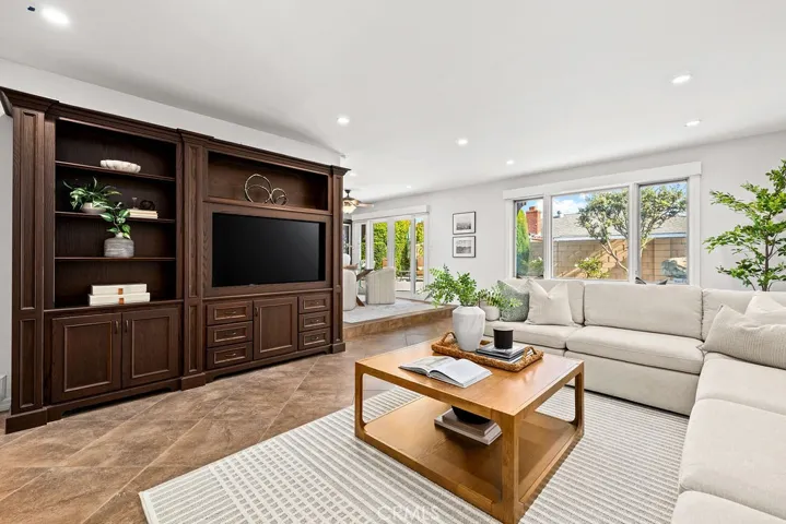Richly designed Custom Features